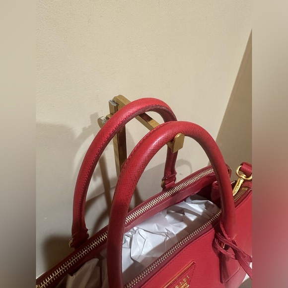 Prada Saffiano Lux Double Zip Tote - Picture 4 of 15